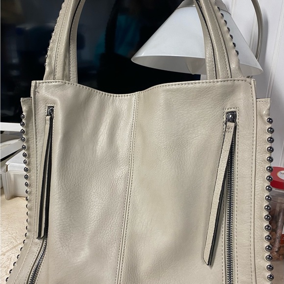 Handbag - Picture 2 of 6